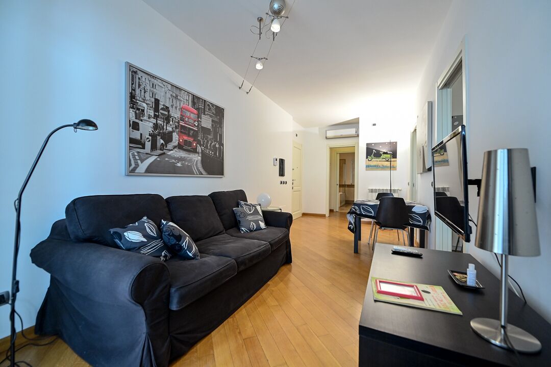 Villa Borghese elegant apt with terrace & garage