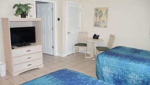 Room - Brunswick Plantation Resort and Golf Villa 2705L in the Heart of NC Seafood Country by RedAwning (Calabash)