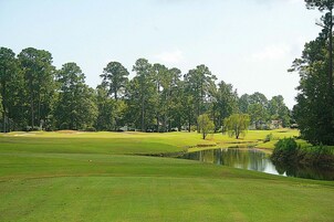 Studio | Golf