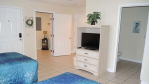 Room - Brunswick Plantation Resort and Golf Villa 2705L in the Heart of NC Seafood Country by RedAwning (Calabash)