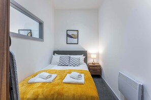 1 bedroom, desk, iron/ironing board, WiFi