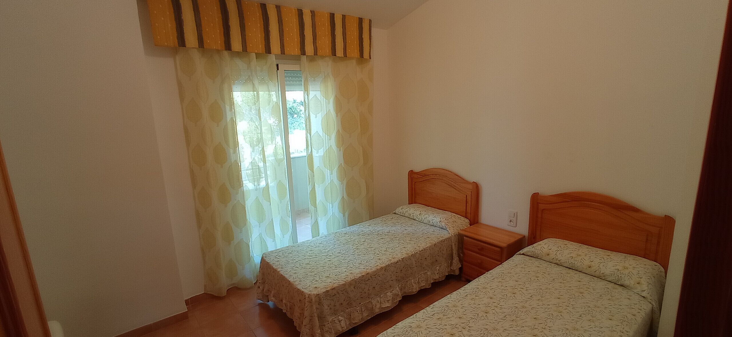 3 bedrooms, iron/ironing board, bed sheets