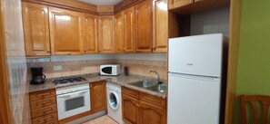 Fridge, microwave, oven, coffee/tea maker - Adosado Edison Inmomart (Peñiscola)