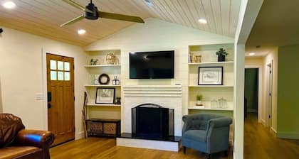 Highly rated cabin in DuPont State Forest between Brevard & Hendersonville
