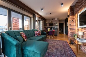 Panoramic (47B) | Living room | 40-cm TV with cable channels - City Lights Kazimierz (Kraków)