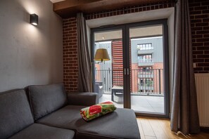 Deluxe (47A) | Muebles diferentes, tabla de planchar con plancha y wifi gratis 