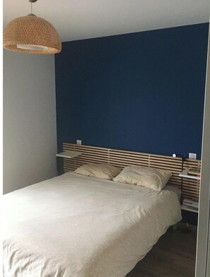 4 bedrooms, iron/ironing board, WiFi