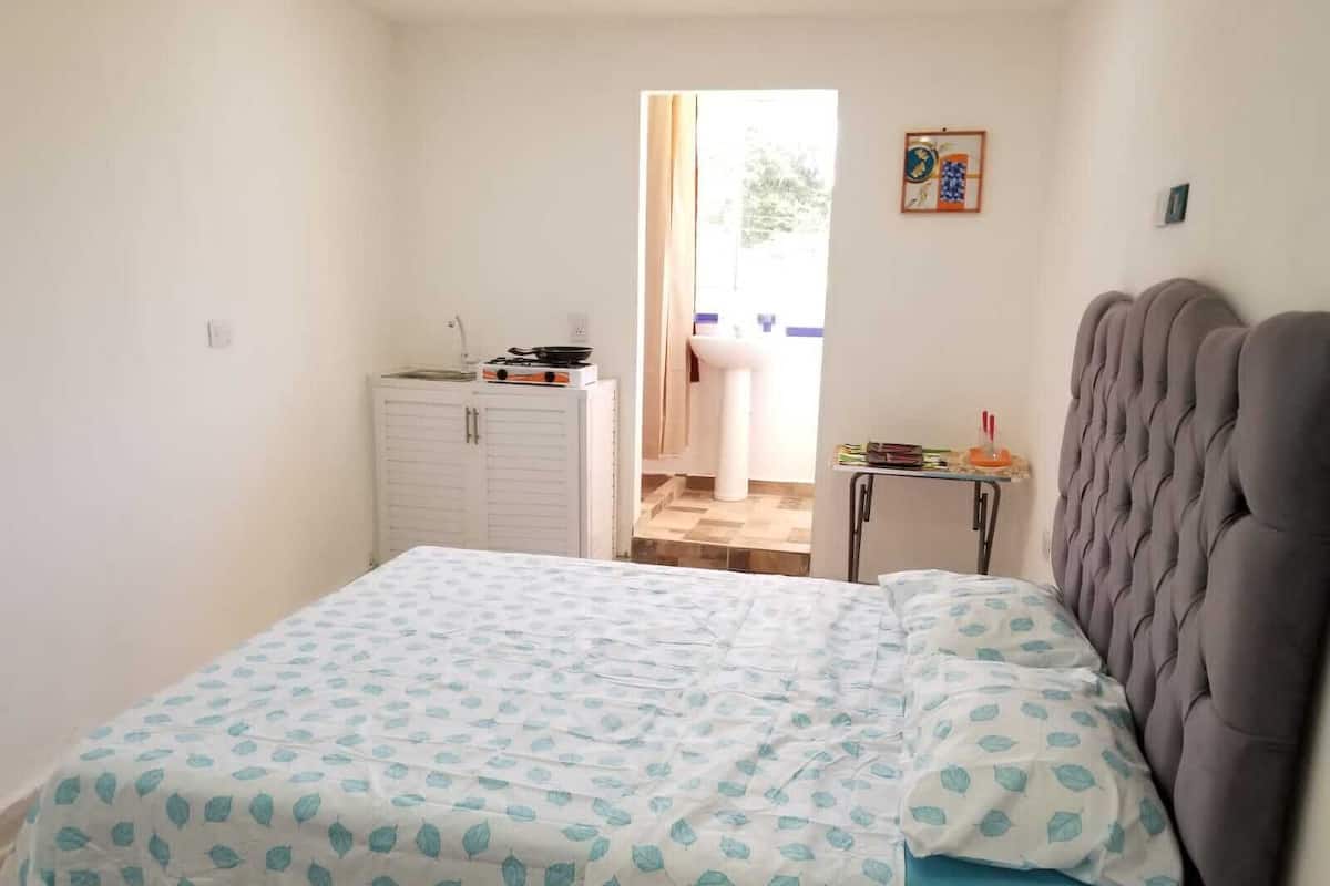 Room 12 | Escritorio, espacio para trabajar con laptop y wifi gratis