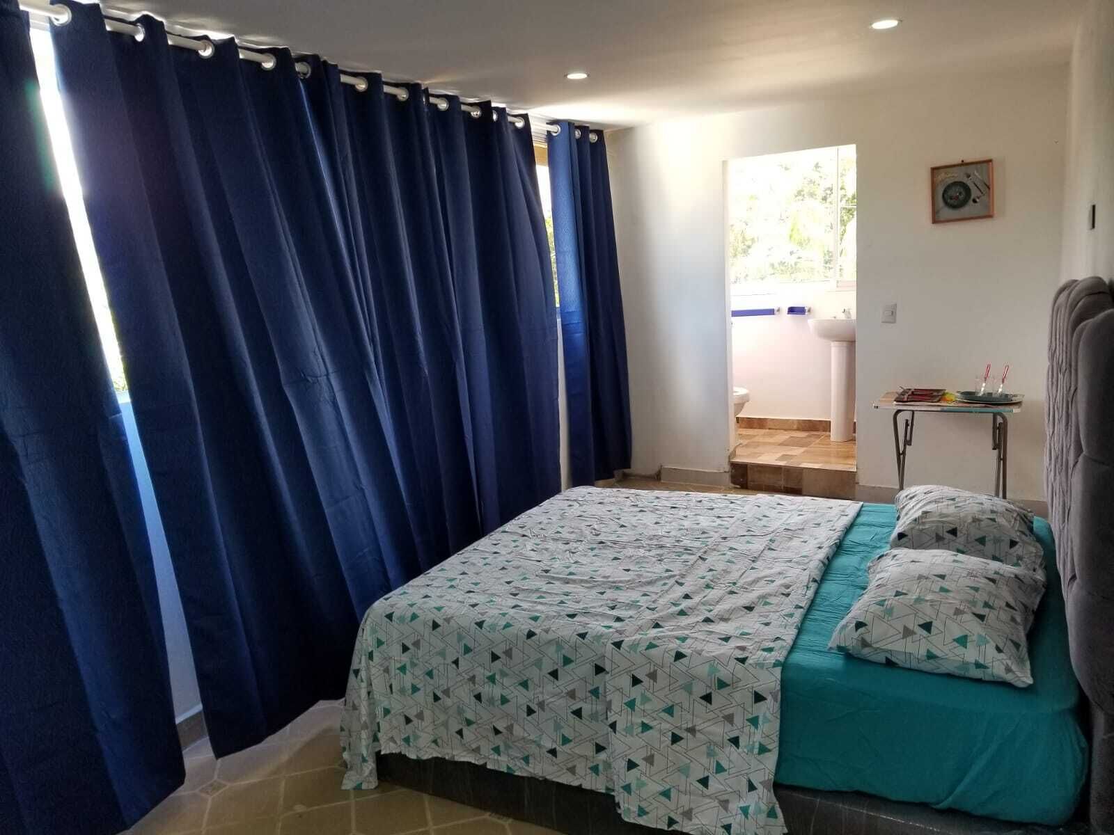 Room 13 | Desk, laptop workspace, free WiFi, bed sheets