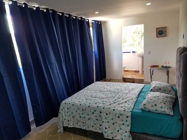 Room 13 | Escritorio, espacio para trabajar con un portátil, wifi gratis