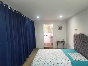Room 13 | Desk, laptop workspace, free WiFi, bed sheets - Wilkan Hotel (Las Terrenas)