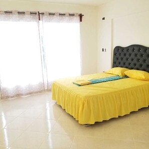 Room 8 | Desk, laptop workspace, free WiFi, bed sheets - Wilkan Hotel (Las Terrenas)