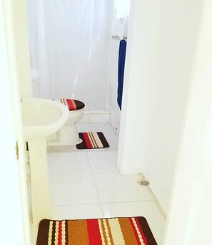 Room 8 | Bagno | Doccia, asciugamani
