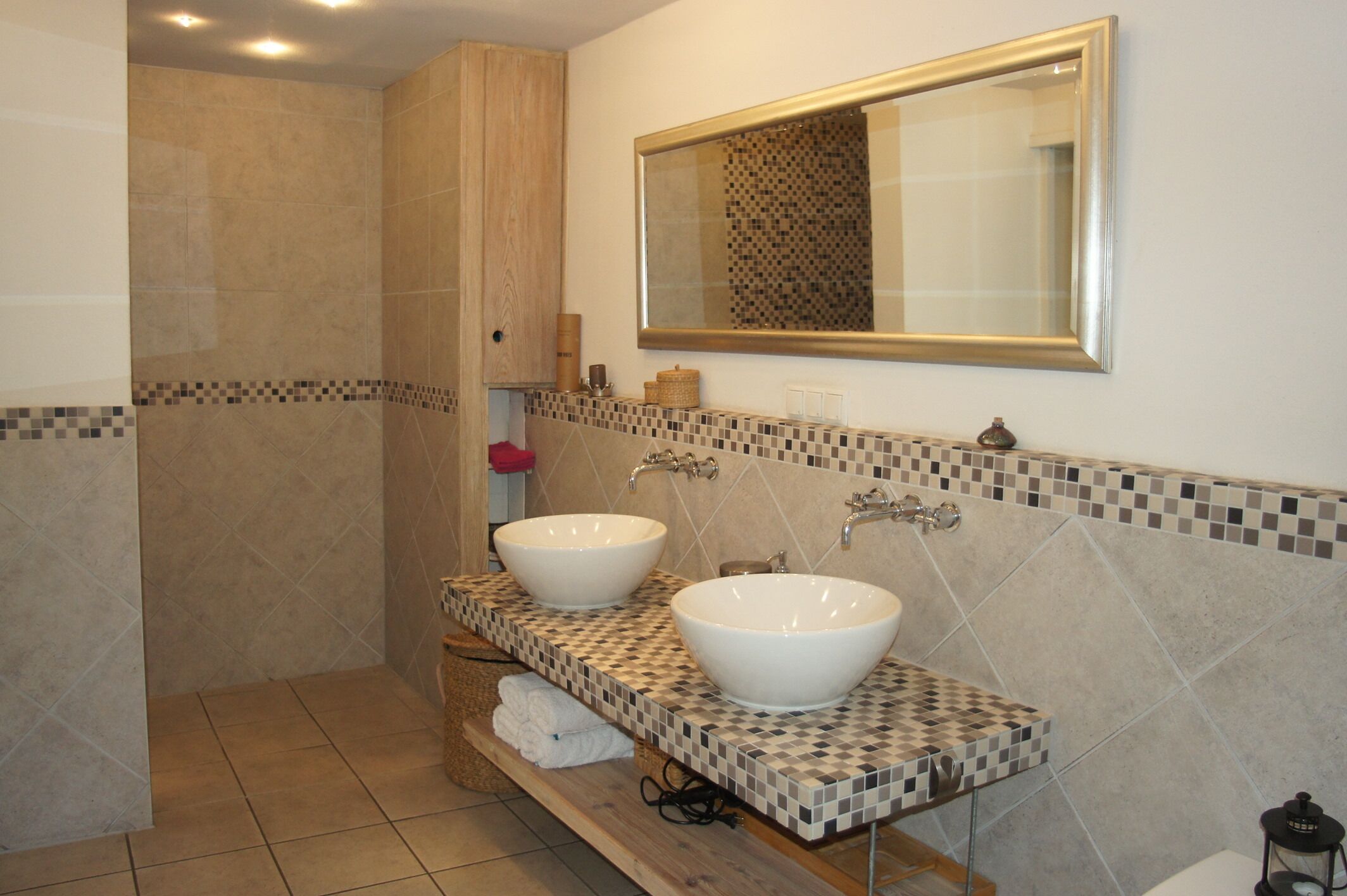 Bathtub, hair dryer, towels, soap