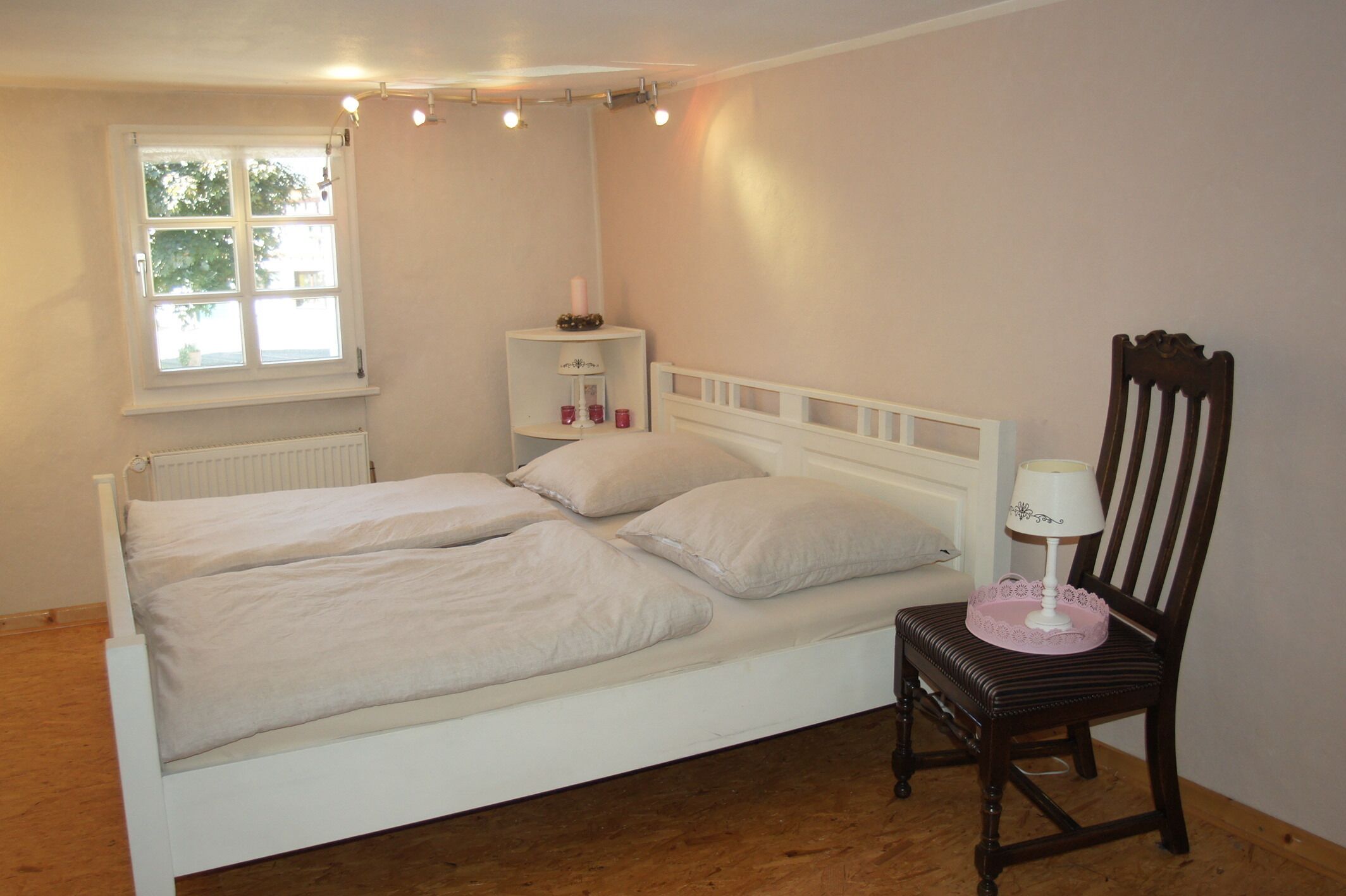 3 bedrooms, travel crib, free WiFi, bed sheets