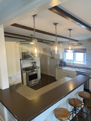 Mikrowelle, Ofen, Herdplatte, Geschirrspüler