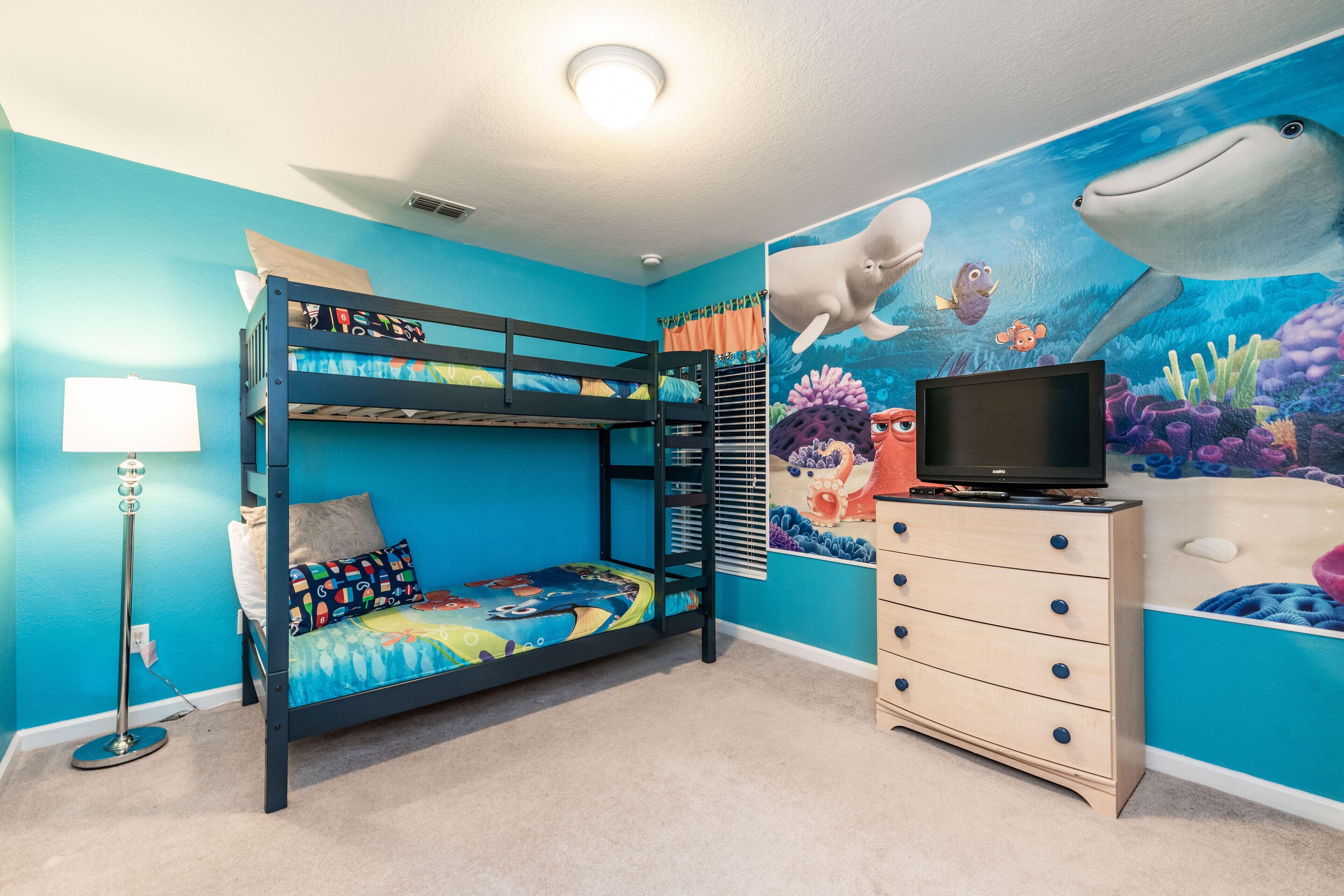 6 habitaciones, tabla de planchar con plancha, wifi y ropa de cama 