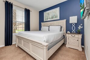 8 habitaciones, tabla de planchar con plancha, wifi y ropa de cama 