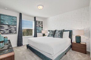 6 bedrooms, iron/ironing board, WiFi, bed sheets