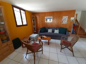 Living area - Detached vacation home in 1200m2 Mediterranean garden (Leucate)