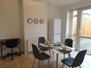 House | Private kitchen | Fridge, microwave, oven, stovetop