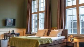 Superior Double or Twin Room, 1 Queen Bed, Non Smoking | Desk, free WiFi, bed sheets