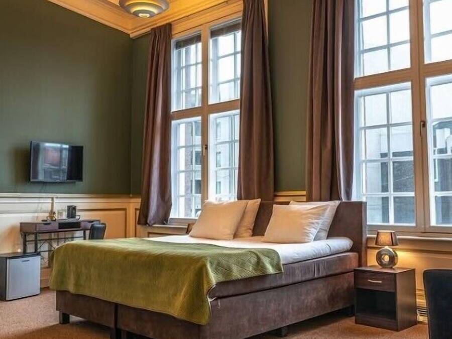 Chambre Supérieure Double ou avec lits jumeaux, 1 grand lit, non-fumeurs | Bureau, Wi-Fi gratuit, draps fournis