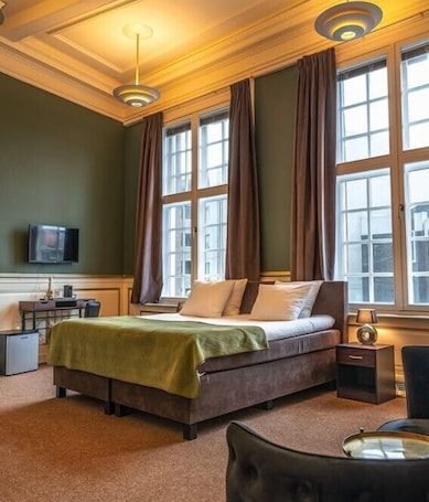 Superior Double or Twin Room, 1 Queen Bed, Non Smoking | Desk, free WiFi, bed sheets