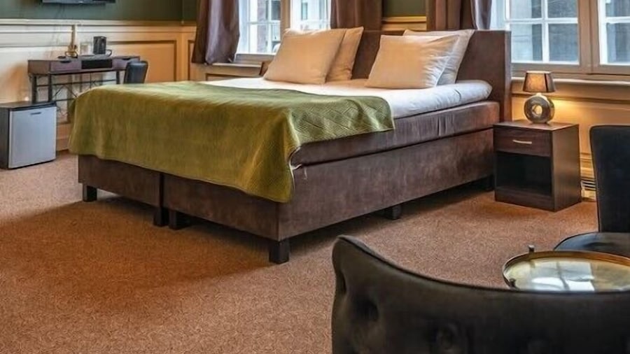 The Velvet Lodge