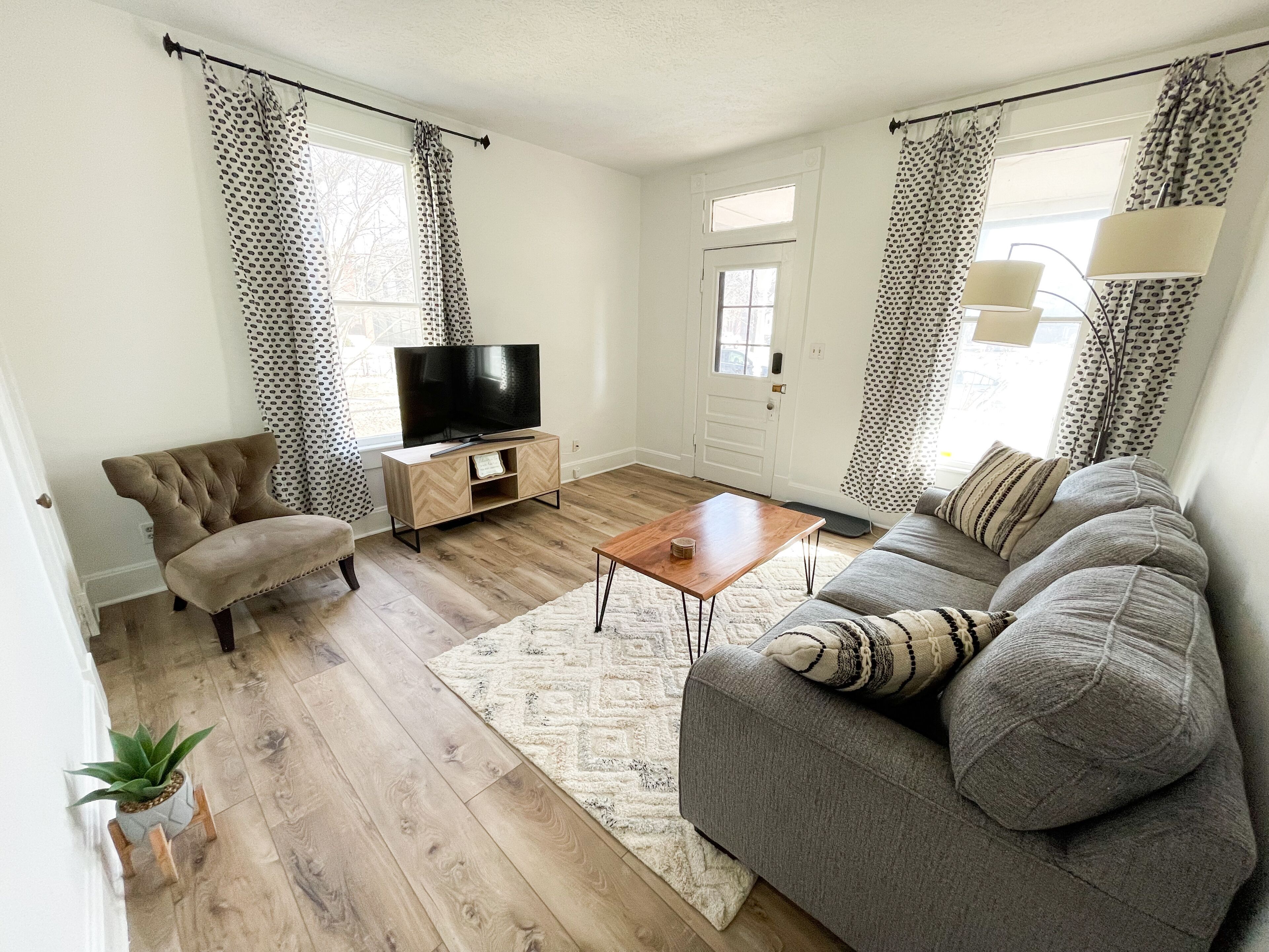 Updated 2BR BOTTLEWORKS/DTWN/MASS AVE home w/ private patio