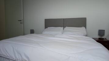 2 bedrooms, iron/ironing board, free WiFi