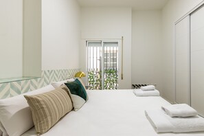 Apartment, 1 Bedroom | 1 bedroom, desk, soundproofing, cots/infant beds - Thyssen Boutique Apartments Caleta Homes (Málaga)