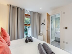4 habitaciones, wifi gratis y ropa de cama