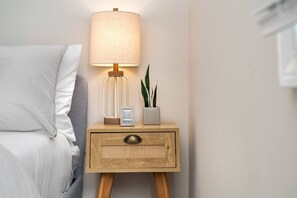 2 bedrooms, desk, iron/ironing board, travel crib