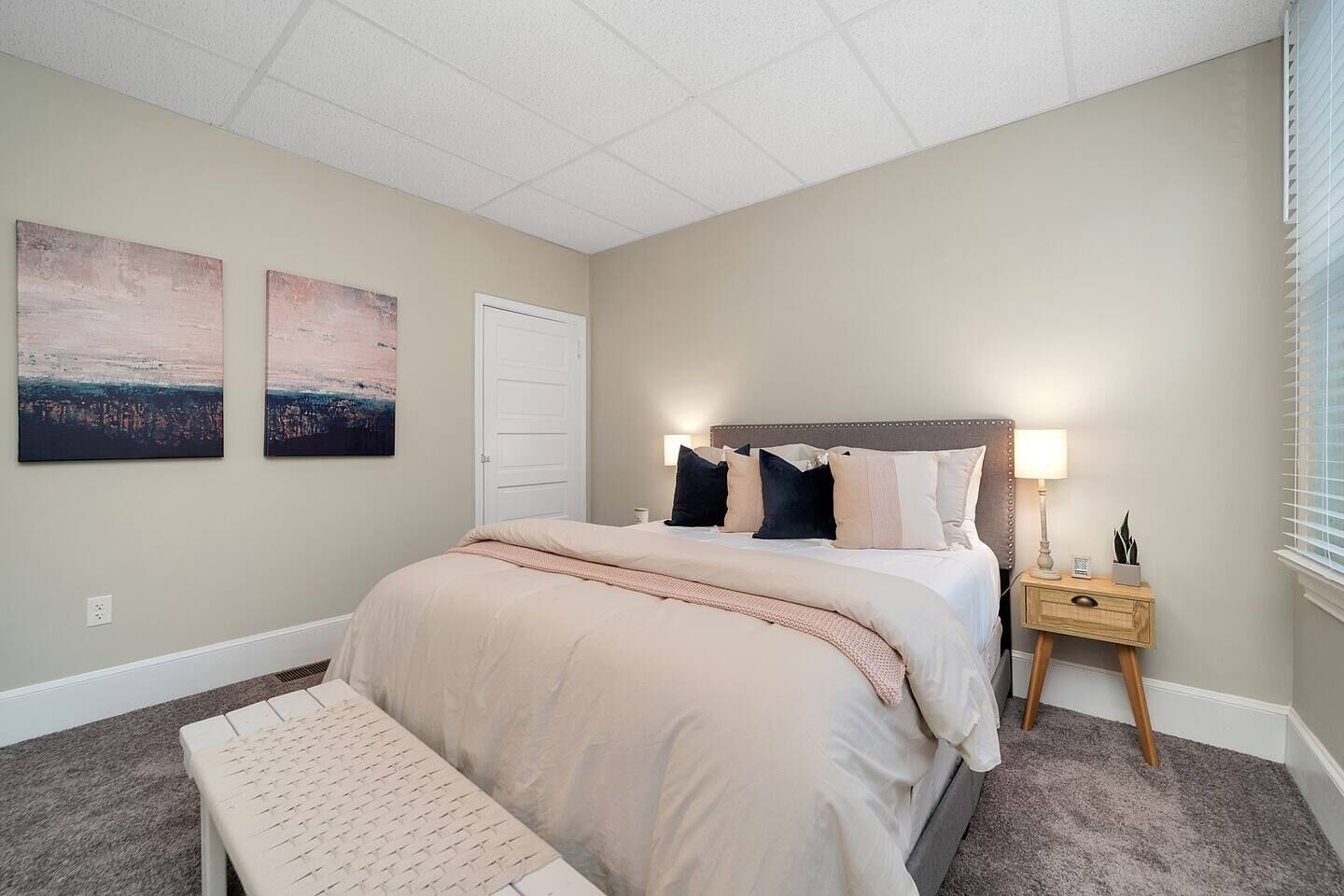 2 bedrooms, desk, iron/ironing board, travel cot