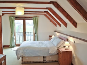 2 quartos, Wi-Fi de cortesia, roupa de cama