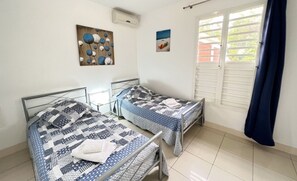 4 habitaciones, tabla de planchar con plancha y wifi gratis 