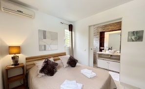 4 chambres, fer et planche à repasser, Wi-Fi gratuit, draps fournis