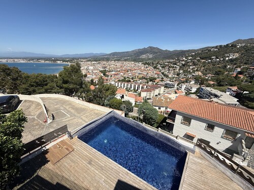 Agi Villa Pamela Casa for rent in Roses Girona.