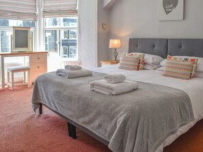 3 bedrooms, free WiFi, bed sheets