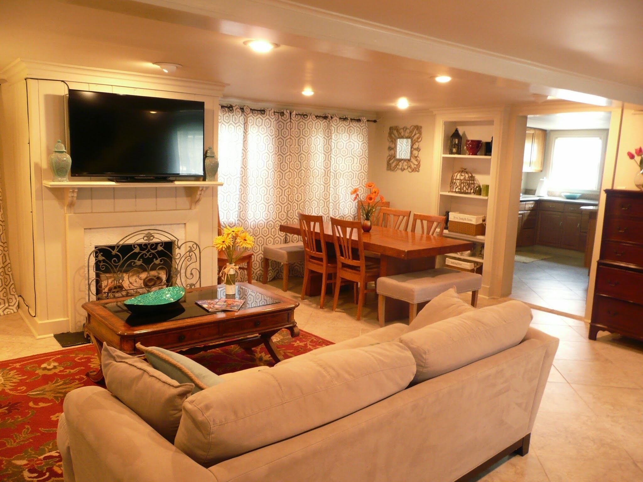 Great for large group in traditional New Orleans neighborhood!