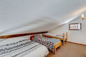 2 bedrooms