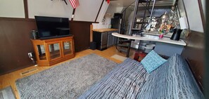 2 bedrooms, free WiFi, bed sheets - Table Rock Lake Cabin @ Black Oak Resort (Lampe)