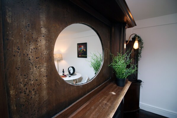 Family Apartment | Living area | Flat-screen TV - St Paul's View Apt 1 by Tŷ SA (Newport)