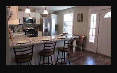 River Time Cottage Get Away! 1/2 Mile from Current River!