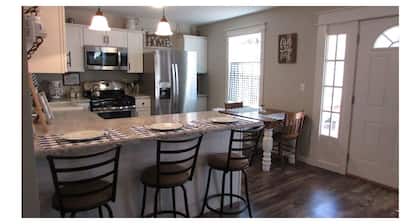 River Time Cottage Get Away! 1/2 Mile from Current River!