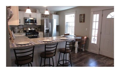 River Time Cottage Get Away! 1/2 Mile from Current River!