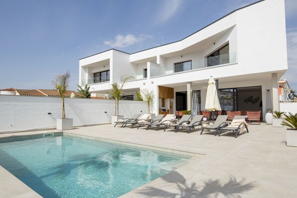 Piscine extérieure, piscine chauffée