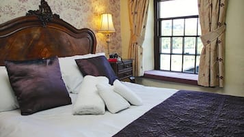Individually decorated, individually furnished, bed sheets