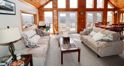Lake Christopher Chalet - Lake and Ski Getaway
